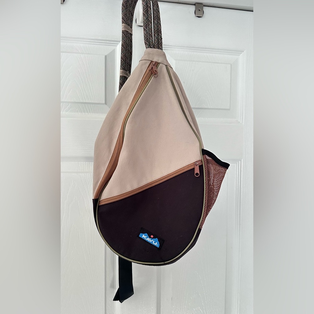 KAVU sling bag